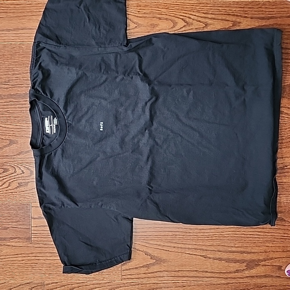 Mens t shirt size large.  Black in color.